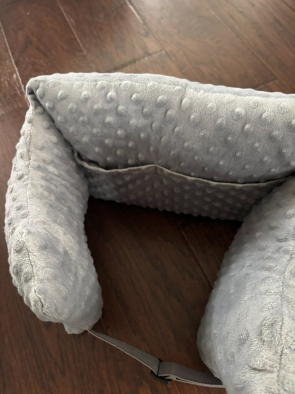 Mastectomy Recovery Pillow with Seatbelt Cushion & Storage Pockets – Gray - Picture 2 of 5